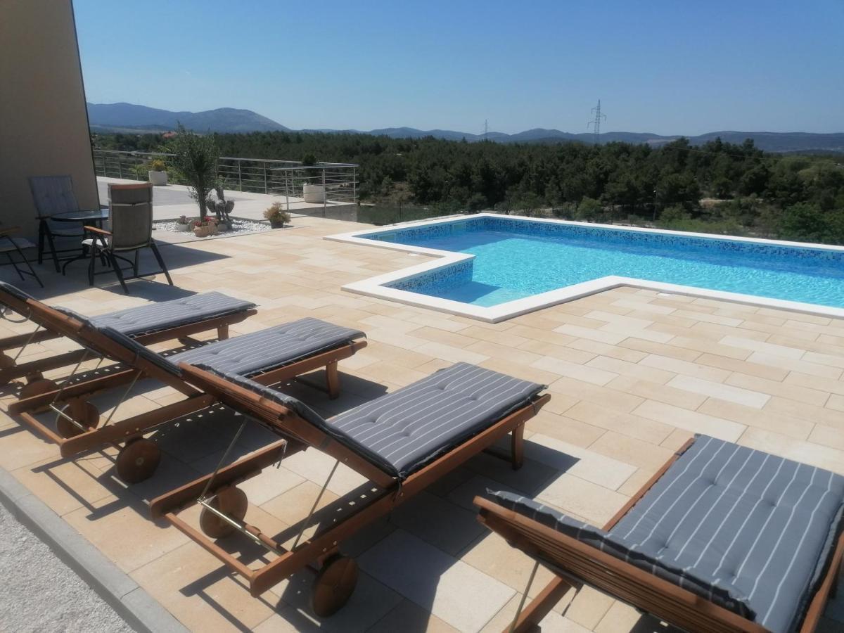 Villa Scolopax Rusticola Skradin With Heated Pool ภายนอก รูปภาพ