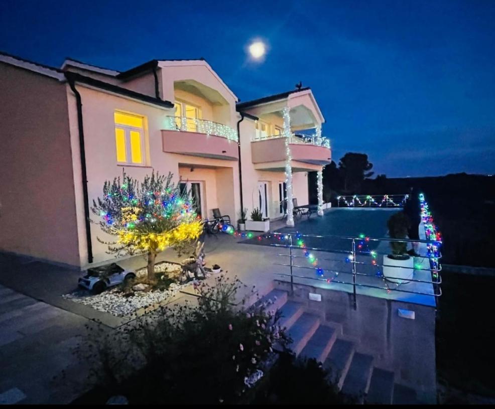 Villa Scolopax Rusticola Skradin With Heated Pool ภายนอก รูปภาพ