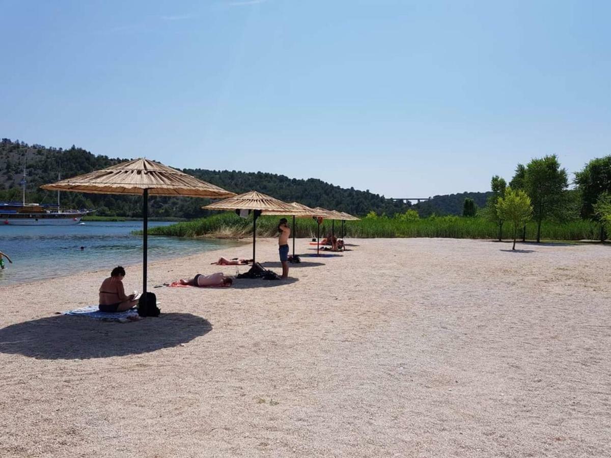 Villa Scolopax Rusticola Skradin With Heated Pool ภายนอก รูปภาพ