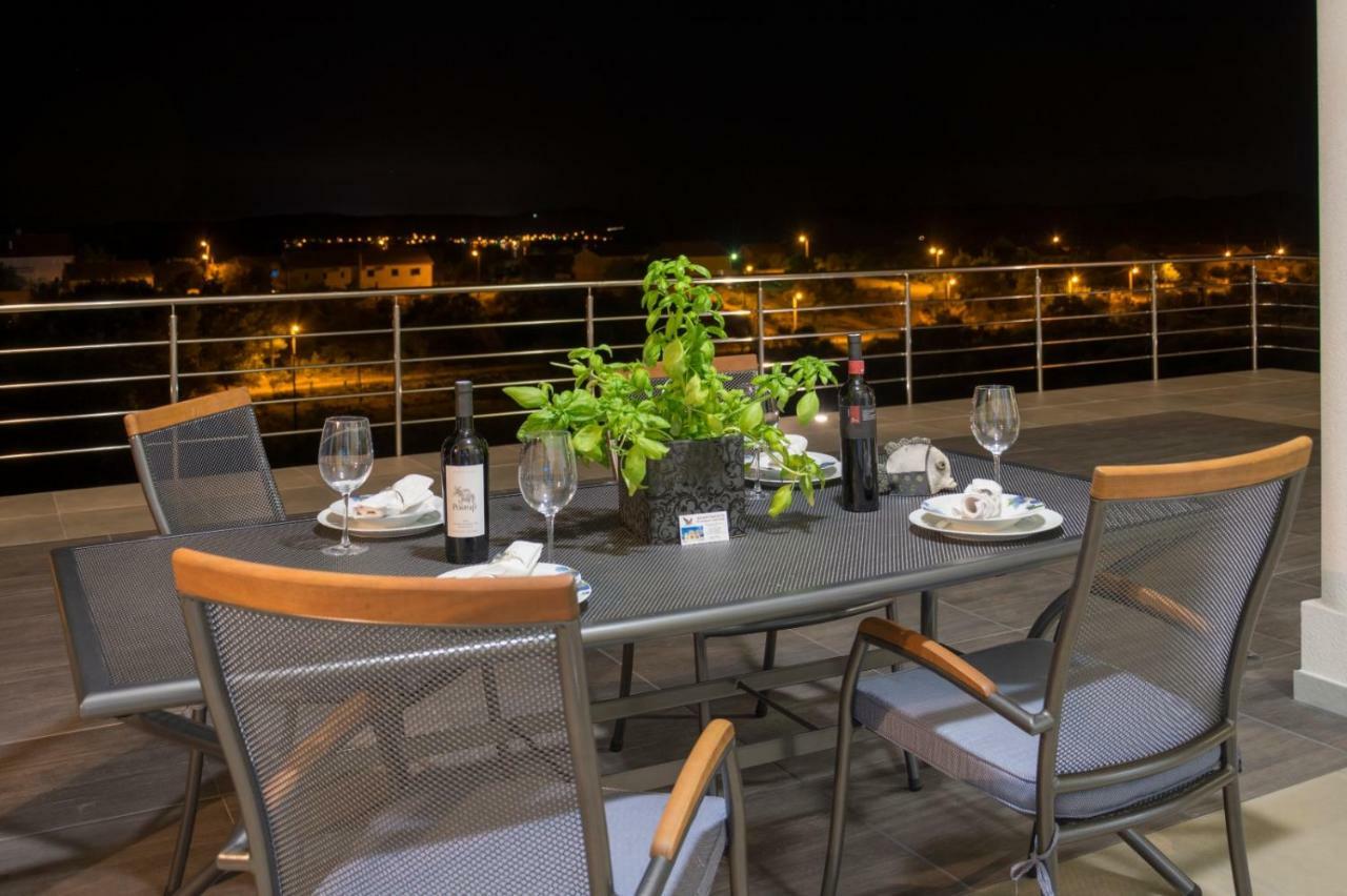 Villa Scolopax Rusticola Skradin With Heated Pool ภายนอก รูปภาพ