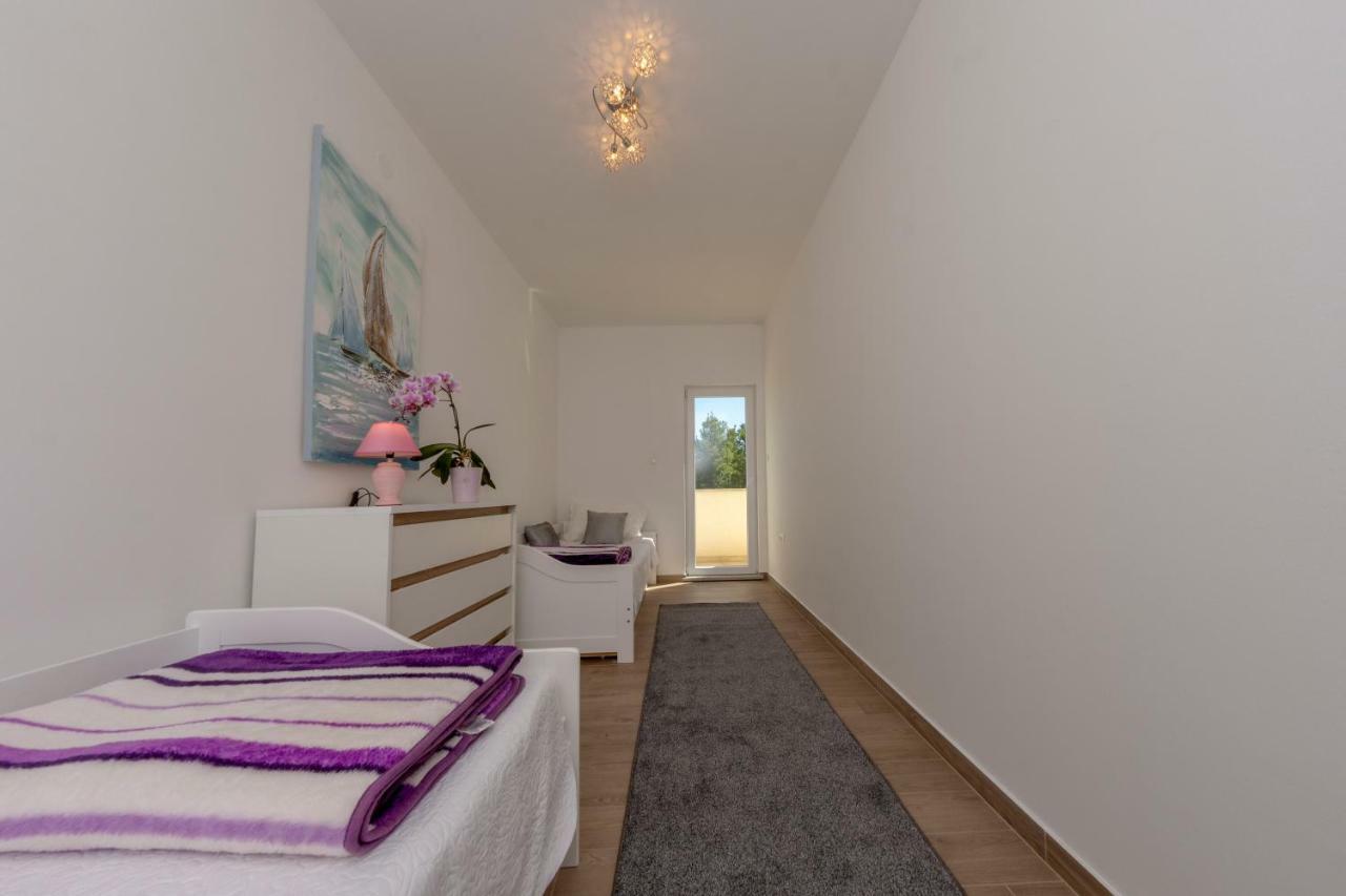 Villa Scolopax Rusticola Skradin With Heated Pool ภายนอก รูปภาพ